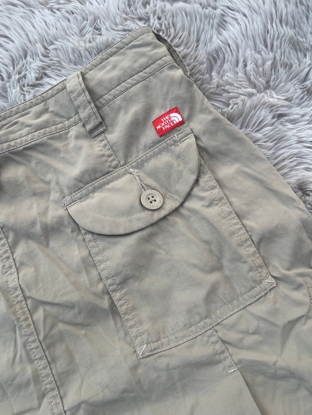 The North Face Womens Size 4 Skirt Tan Khaki Utility Pockets Zipper Front